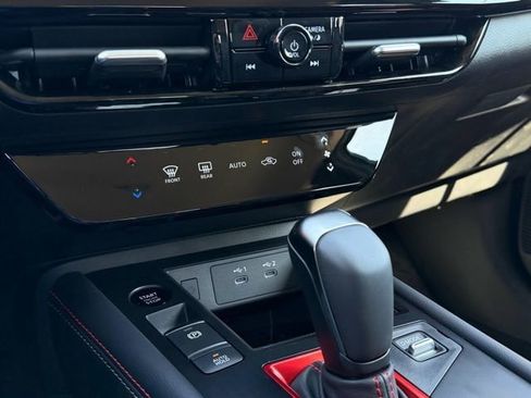 New 2026 Nissan Kicks SR image 22