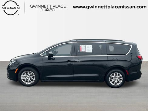 Used 2022 Chrysler Pacifica Touring-L image 8