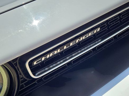Used 2016 Dodge Challenger SXT RWD image 14