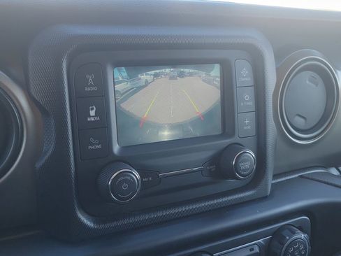 Used 2019 Jeep Wrangler Sport image 26