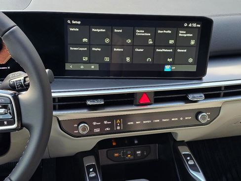 New 2025 Kia Sorento S FWD image 8