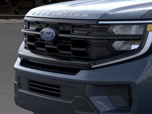 New 2026 Ford Expedition Active image 17