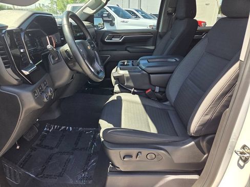 Used 2023 Chevrolet Silverado 1500 LT AWD/4WD image 5