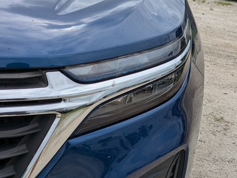 Used 2022 Chevrolet Equinox LS image 10