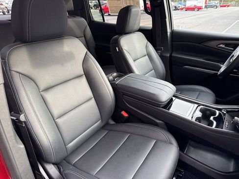 Certified 2024 Chevrolet Traverse LT image 30