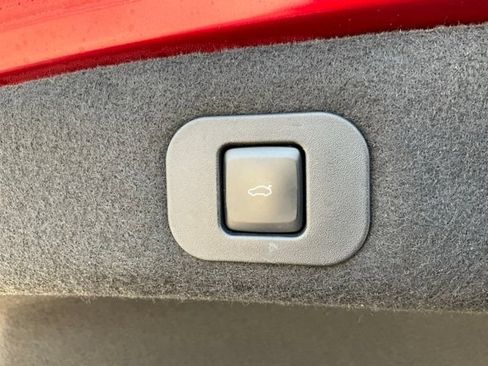 Used 2017 Lincoln Continental Select w/ Climate Package AWD/4WD image 18