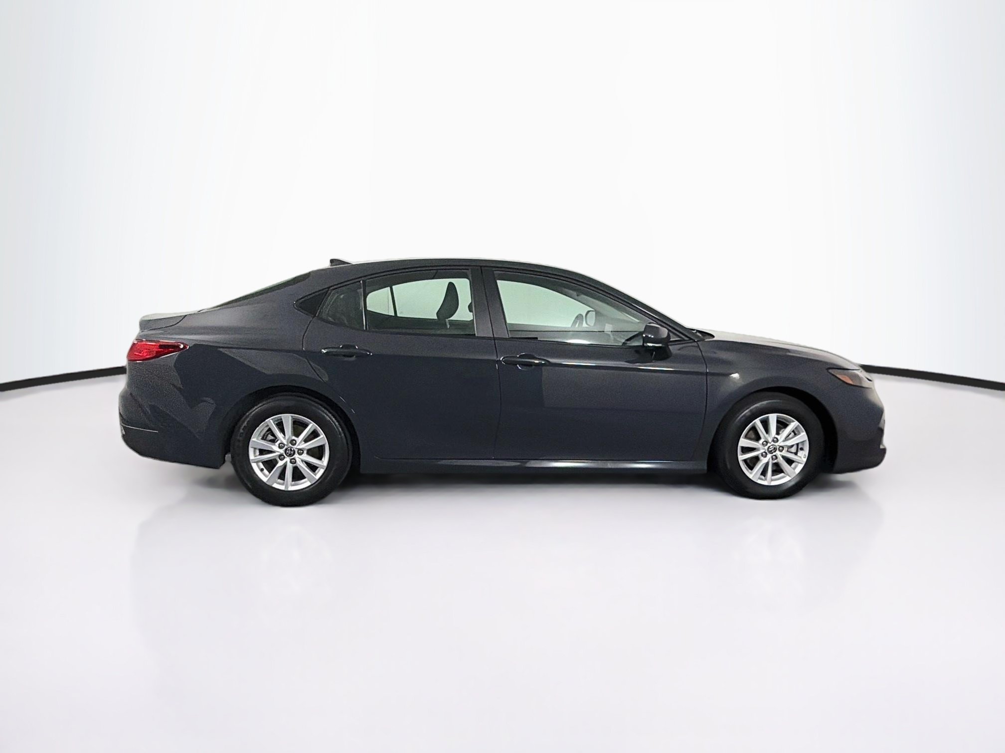 Used 2025 Toyota Camry LE FWD image 10