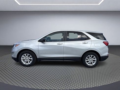 Used 2020 Chevrolet Equinox LS w/ LS Convenience Package image 3