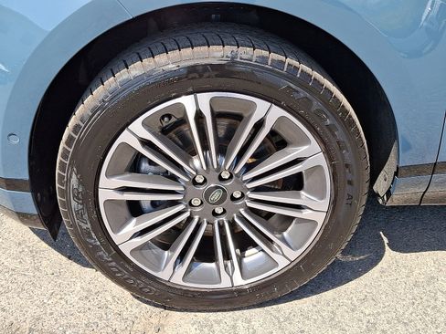 Certified 2025 Land Rover Range Rover Evoque Dynamic SE image 9