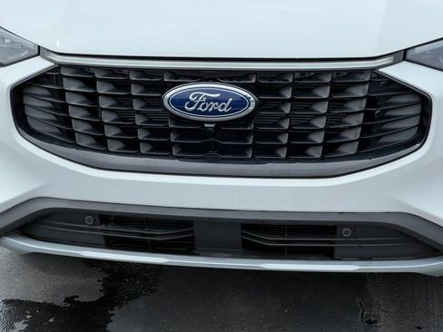 New 2024 Ford Escape SE w/ PHEV Premium Package image 38
