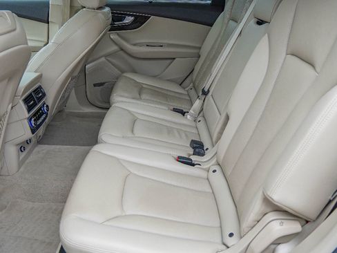 Used 2019 Audi Q7 3.0T Premium Plus w/ Premium Plus Package image 29