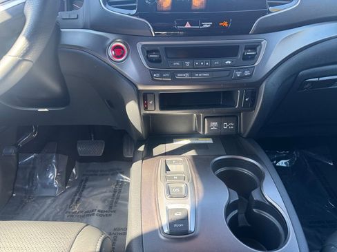 Used 2023 Honda Passport EX-L image 11