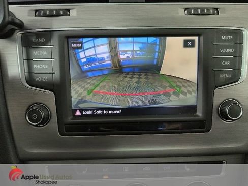 Used 2017 Volkswagen Golf SE FWD image 21