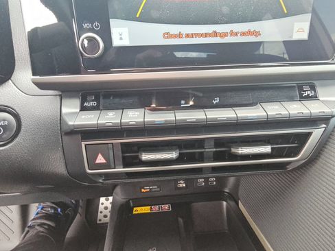 Certified 2025 Toyota Camry SE FWD image 18