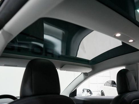 Used 2018 Tesla Model 3 Long Range image 20