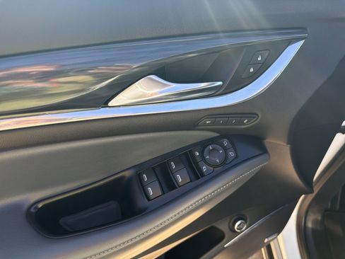 Used 2022 Buick Enclave Premium image 12