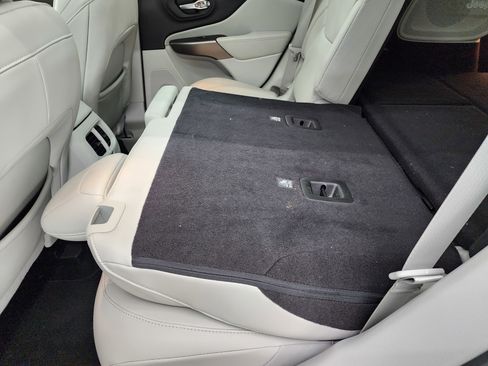 Used 2021 Jeep Cherokee Limited w/ Elite Package image 38