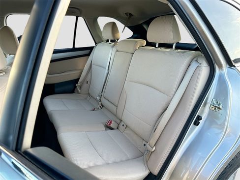 Used 2018 Subaru Outback 2.5i Premium image 22
