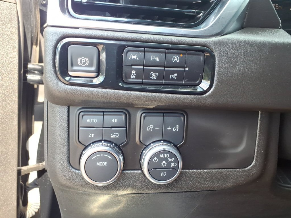 Used 2025 GMC Yukon Denali AWD/4WD image 13