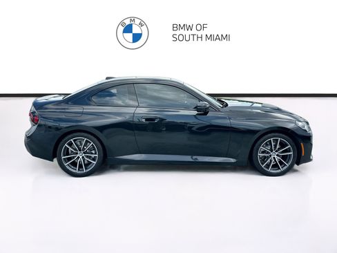 Used 2025 BMW 230i Coupe w/ Convenience Package RWD image 8