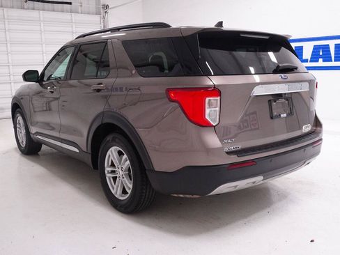 Used 2021 Ford Explorer XLT w/ Equipment Group 202A RWD image 30