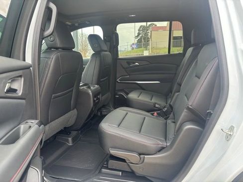 New 2026 Chevrolet Traverse Z71 w/ Enhanced Driving Package image 12