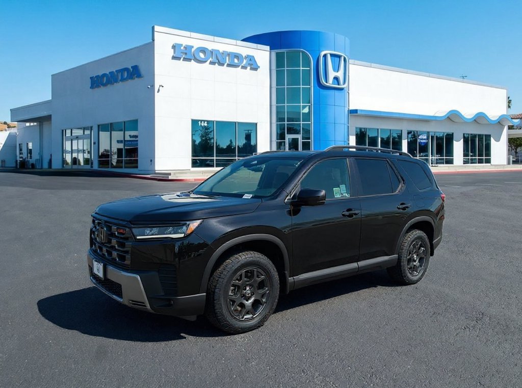 New 2026 Honda Pilot TrailSport image 1