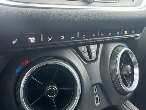 Used 2025 Chevrolet Blazer LT AWD/4WD image 18