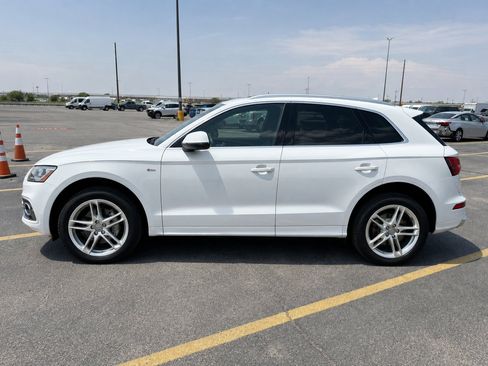 Used 2017 Audi Q5 2.0T Premium Plus w/ Technology Package AWD/4WD image 3