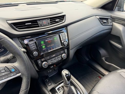 Used 2019 Nissan Rogue SL w/ Premium Package AWD/4WD image 18