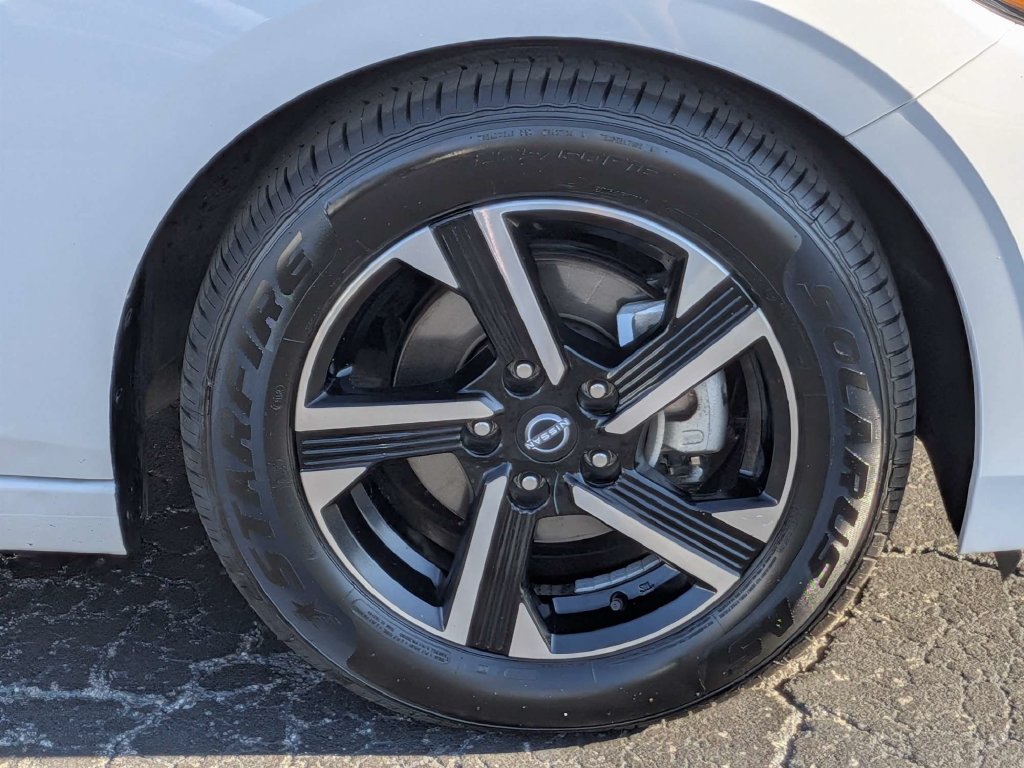 Used 2024 Nissan Sentra SV FWD image 11