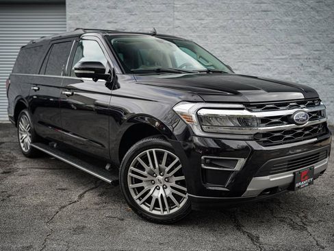 Used 2022 Ford Expedition Max Limited image 9