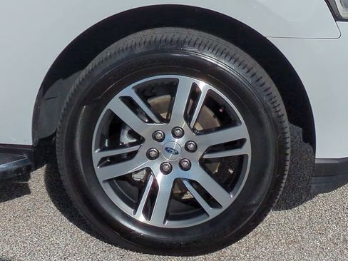 Certified 2022 Ford Expedition XLT RWD image 11