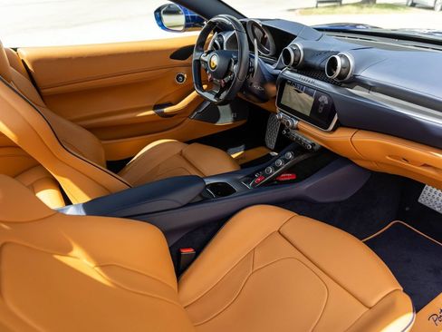 Used 2019 Ferrari Portofino RWD image 40