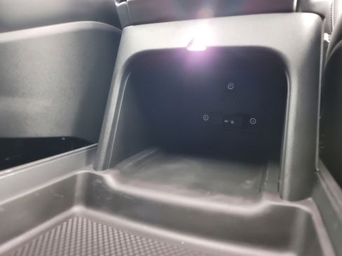 Used 2024 Rivian R1S Adventure image 33