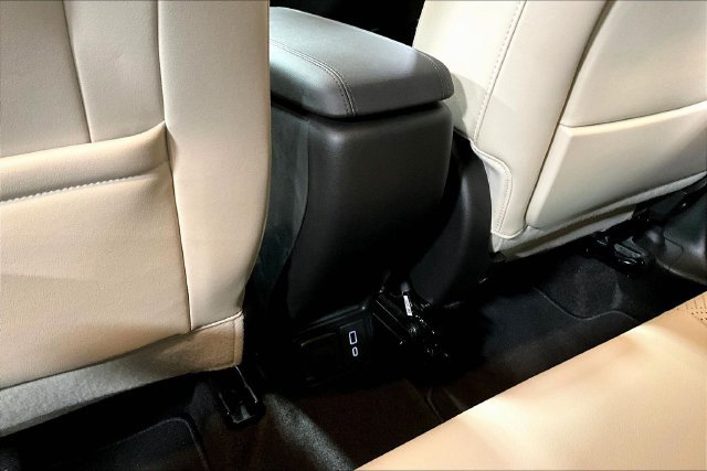 Used 2020 Buick Encore GX Essence w/ Experience Buick Package AWD/4WD image 10