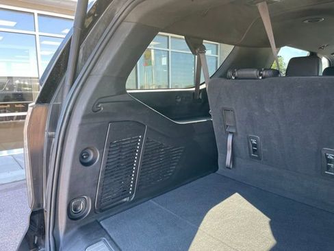 Used 2023 Chevrolet Suburban RST image 10