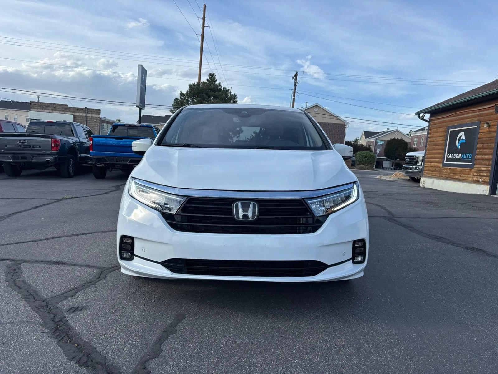 Used 2023 Honda Odyssey Elite image 2