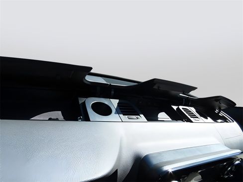 Used 2024 Mercedes-Benz Sprinter 2500 image 33