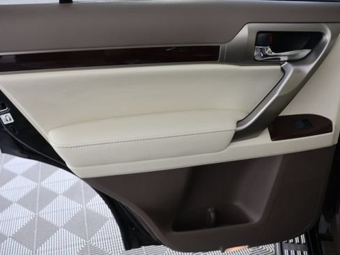 Used 2019 Lexus GX 460 Premium w/ Premium Package AWD/4WD image 26