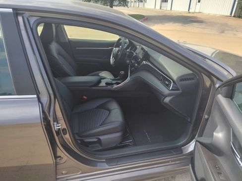 Used 2024 Toyota Camry SE FWD image 14