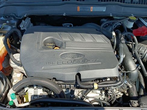 Used 2017 Ford Fusion SE w/ Fusion SE Technology Package FWD image 20