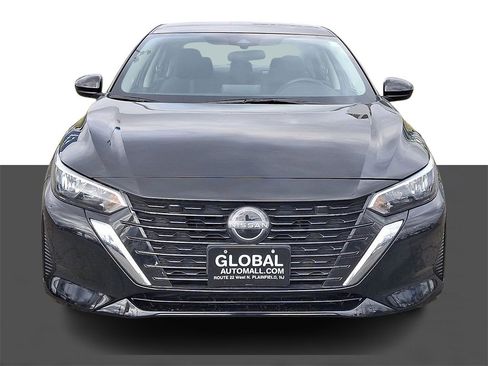 Used 2025 Nissan Sentra SV image 2