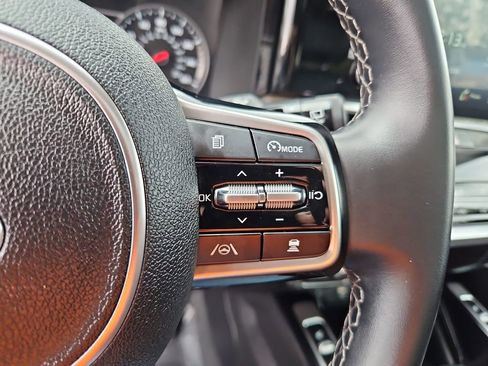 Used 2021 Kia Sorento EX w/ Panoramic Sunroof Package image 12