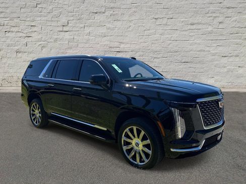 New 2026 Cadillac Escalade ESV 4WD w/ LPO, Floor Liner Package image 7