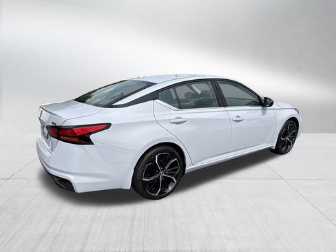 New 2025 Nissan Altima 2.5 SR image 8