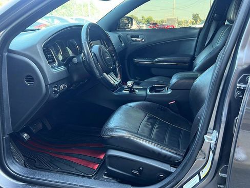 Used 2014 Dodge Charger SXT RWD image 18