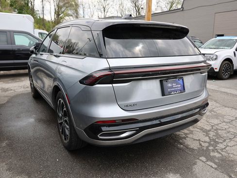 Used 2024 Lincoln Nautilus Reserve w/ Equipment Group 203A AWD/4WD image 4