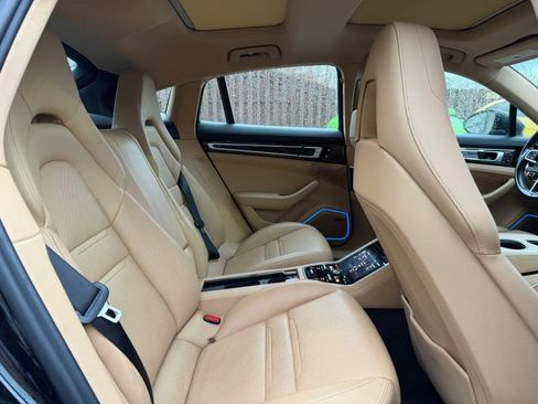 Used 2018 Porsche Panamera 4S image 26