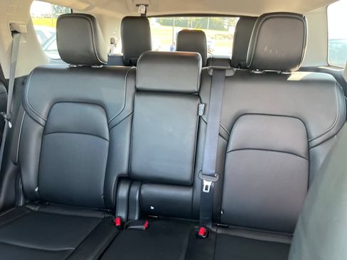 Used 2024 Nissan Pathfinder SL AWD/4WD image 13
